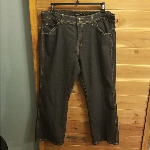 Victoria Jeans   - Picture 3 of 5